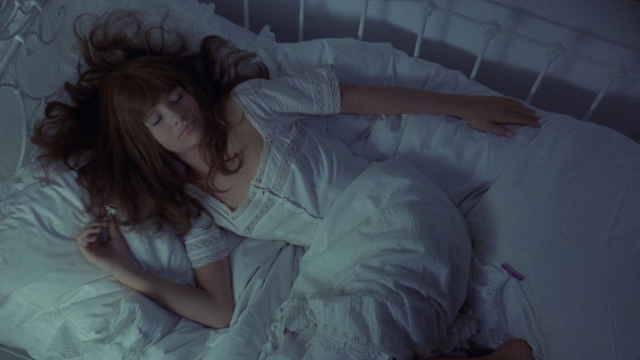 瓦萊莉和她的奇蹟一週劇照
