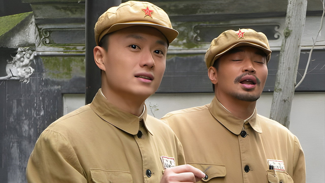 警察遇到兵劇照