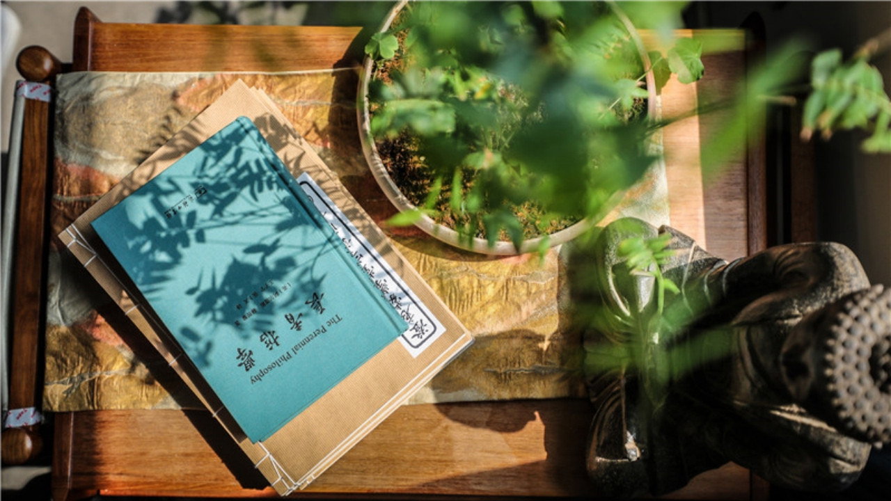 書房裡的世界觀劇照