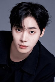 秋英宇