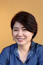 嚴藝文