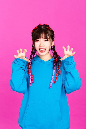 被Rapper咬了的話就會變成Rapper海報